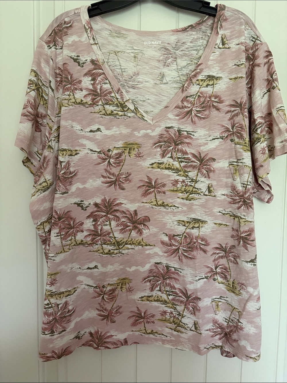Old Navy Dusty Pink Palm-Print V-Neck Short Sleeve Top